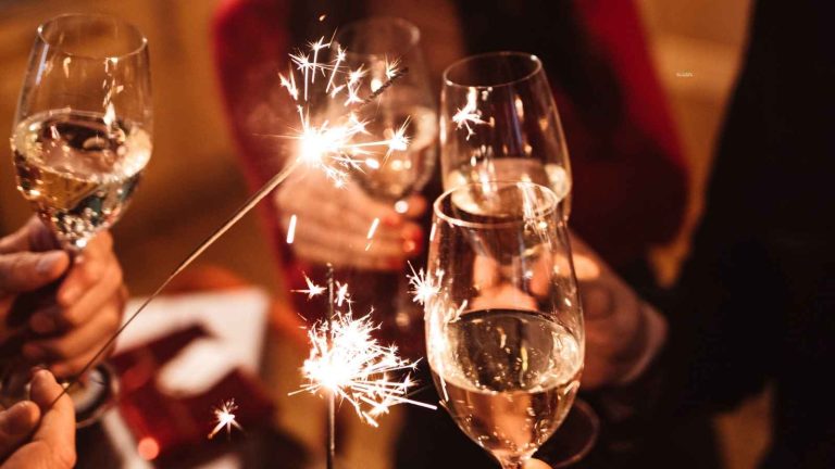 ¡Celebra el Año Nuevo con Nosotros!